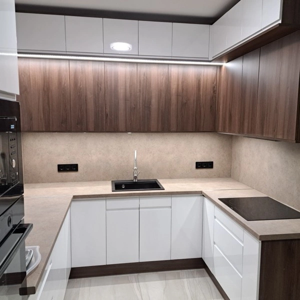 Egyedi készítésű és szabású konyhabútor